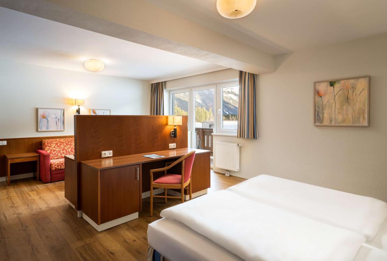 Kuhotel By Rilano Bald Elaya Hotel Steinplatte Waidring Exterior photo