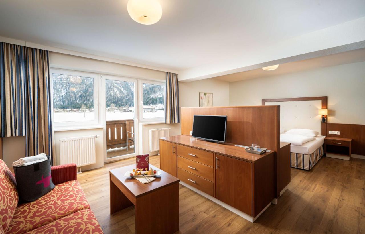 Kuhotel By Rilano Bald Elaya Hotel Steinplatte Waidring Exterior photo