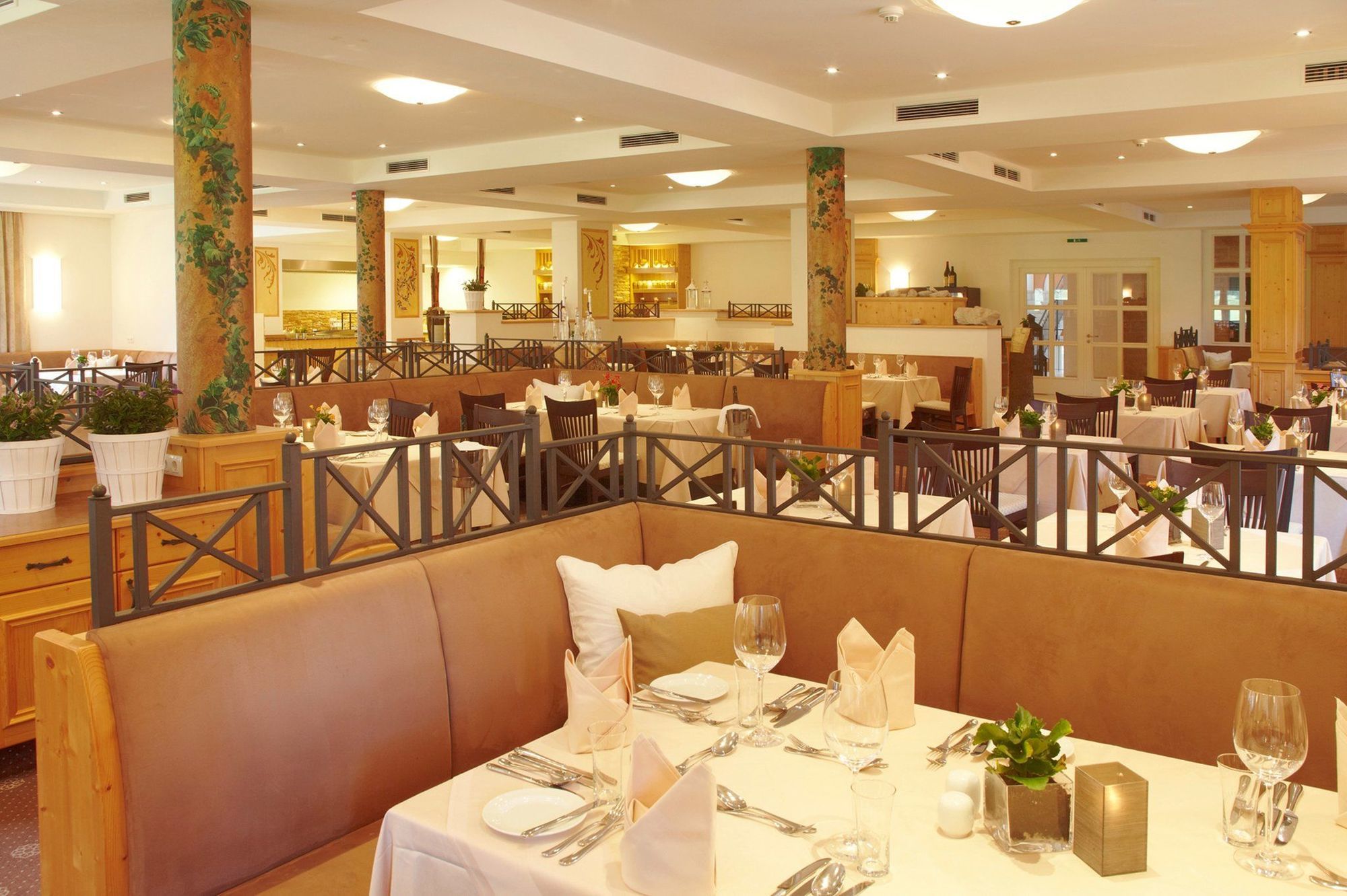 Kuhotel By Rilano Bald Elaya Hotel Steinplatte Waidring Restaurant photo